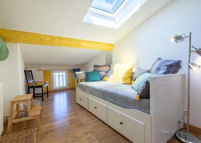 Le Pandora, Proche Tour Magne, Parking Et Terrasse