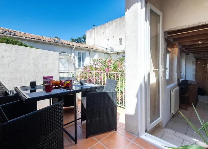 Le Pandora, Proche Tour Magne, Parking Et Terrasse