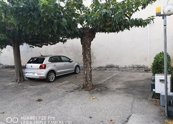 Le Pandora, Proche Tour Magne, Parking Et Terrasse * نيم